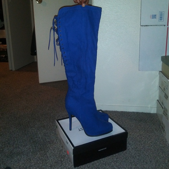 Blue suede heel boot - Picture 3 of 5